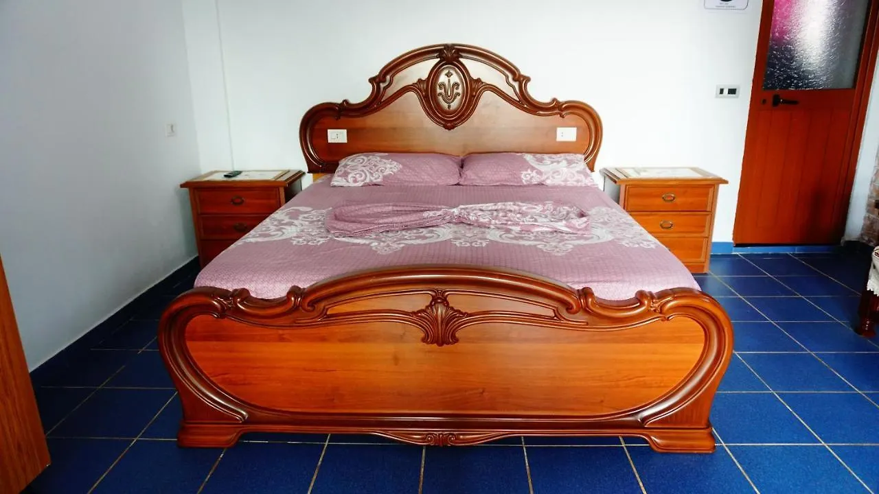 Villa Duka Vlorë 3*,